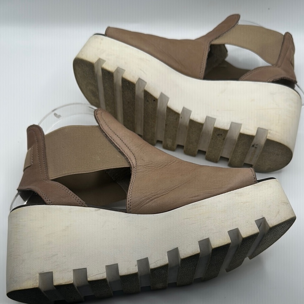 Platform Peep-Toe Leather Wedge Sandals - Taupe - Picture 6 of 10